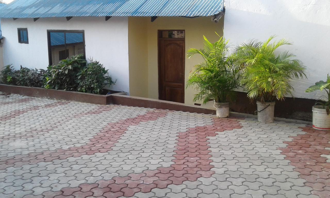 Albergue Jj & Je Family House Dar es Salaam Exterior foto