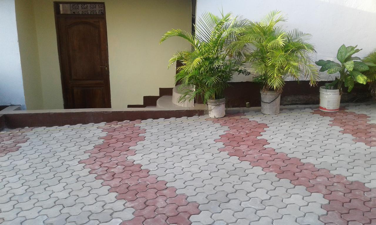 Albergue Jj & Je Family House Dar es Salaam Exterior foto