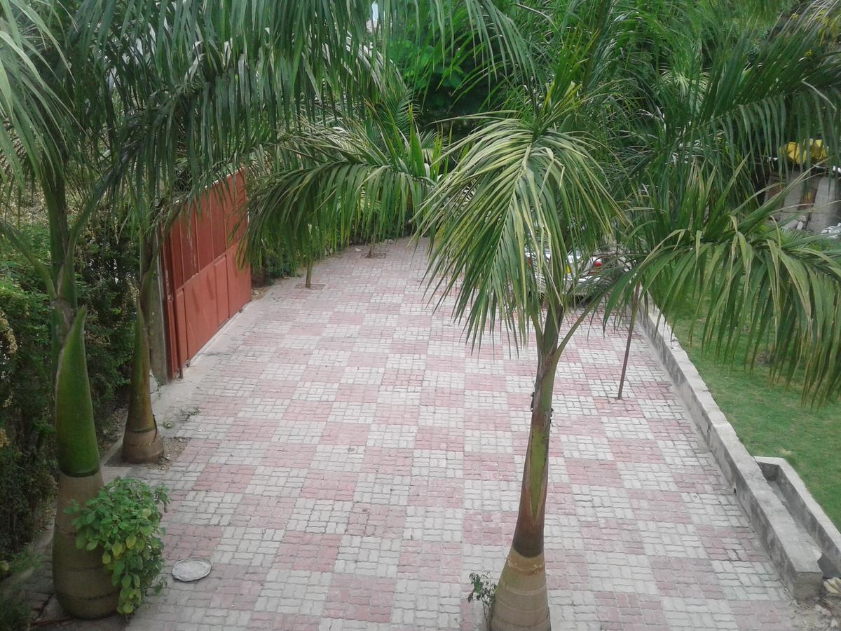 Albergue Jj & Je Family House Dar es Salaam Exterior foto